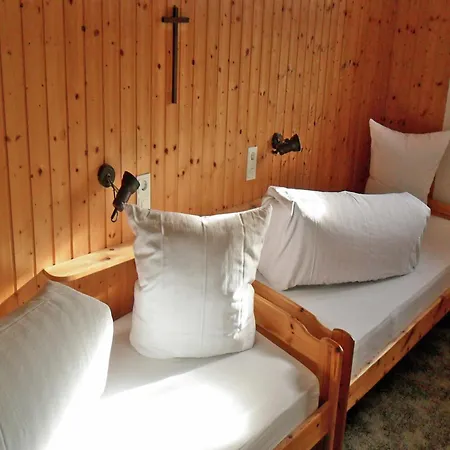 木屋 In Near Slopes